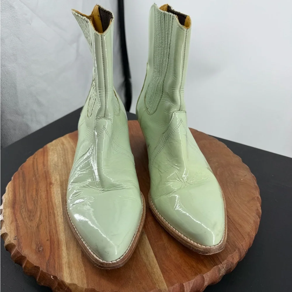 Free People New Frontier Chelsea Boots mint green patent leather‎ finish 40 9.5